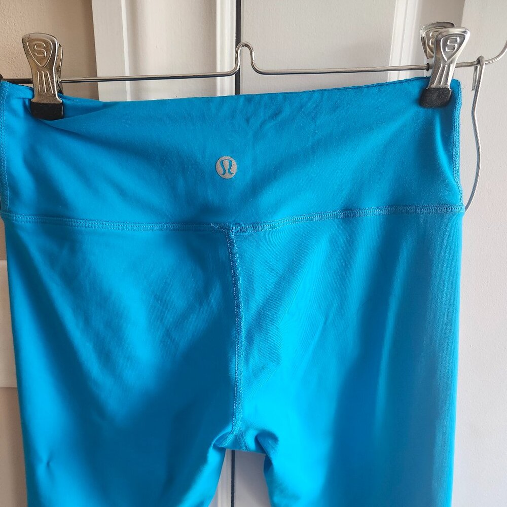 Lululemon yoga pants - cropped blue